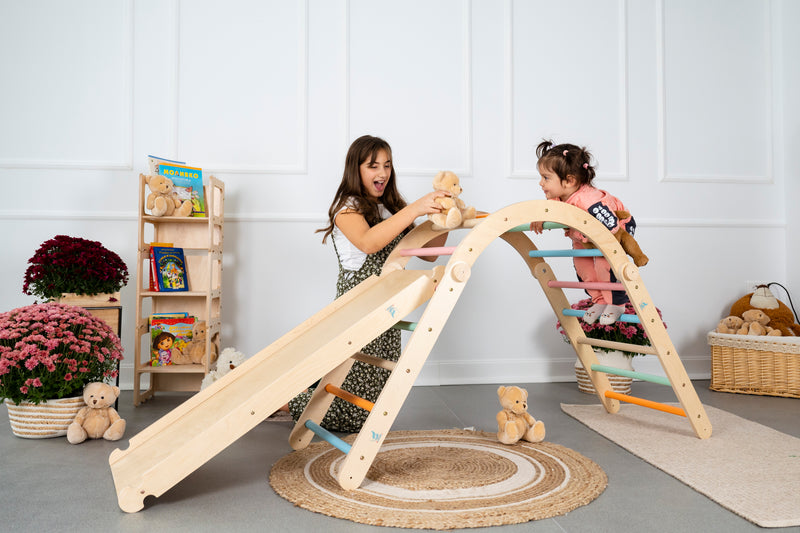 LATRANS Kletterdreieck mit Rutsche und Kletterbogen - Indoor-Klettergerüst für Kleinkinder ab 1 Jahr - Pikler-inspiriertes Kletterspielzeug Pstell und  Grille ( Rainbow) Farben Hergestellt im EU